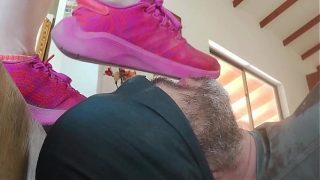 AFTER DANCING – SNEAKERS – SOCKS AND FOOT WORSHIP